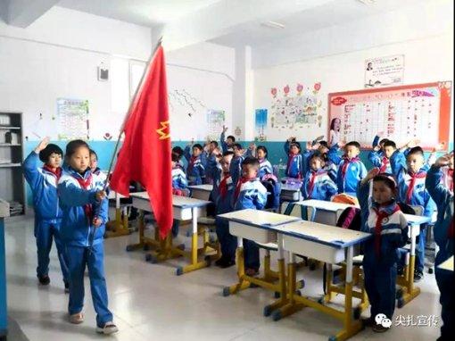 胡歌神回复“三娘教子”，辛芷蕾唐嫣笑翻，网友：这脑洞绝了！